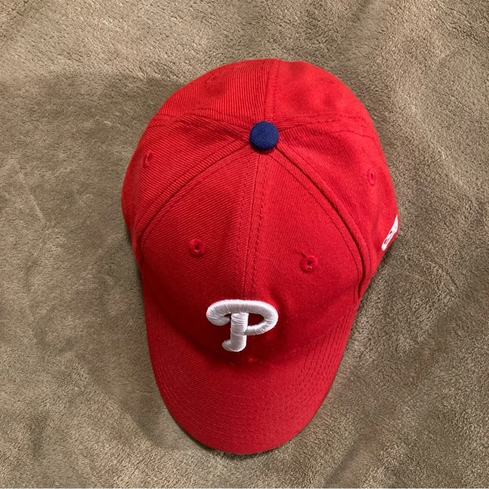 EUC New Era Philadelphia Phillies Youth Low Profile Adjustable Cap Red One Size